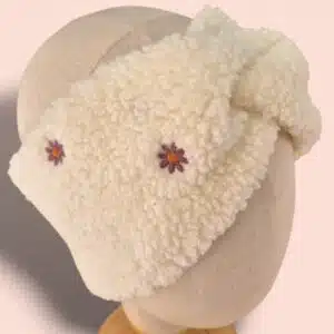 Bandeau “Teddy” – Fausse fourrure et pâquerettes – Écru